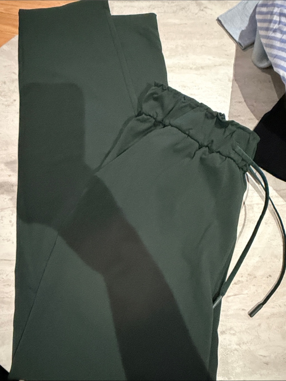 Women’s Lululemon  Forest Green Drawstring Joggers